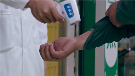 疫情中的温暖之光，那些感人至深的故事